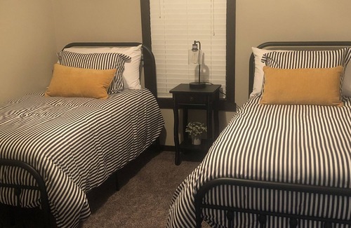 Canton House | Cozy, Country, Peaceful Gettaway