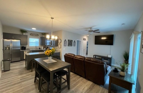 Evensville House | Cozy Country Retreat with Patio and BBQ
