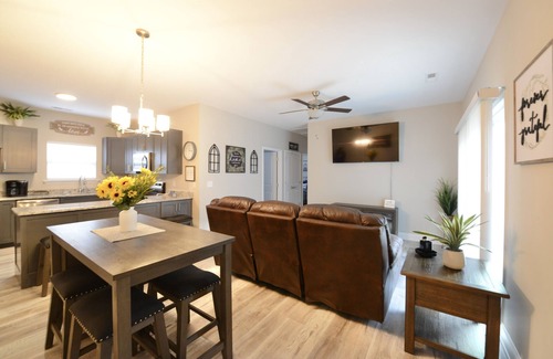 Evensville House | Cozy Country Retreat with Patio and BBQ