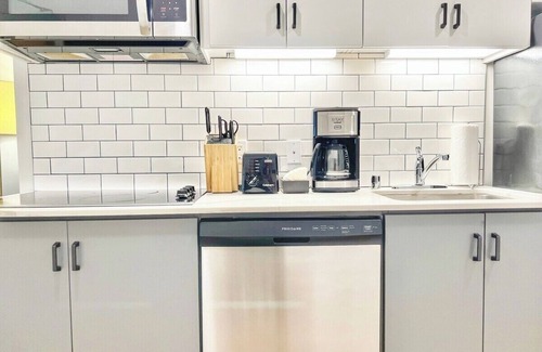 East Village Apartment | Cozy Couple's Corner in Downtown San Diego
