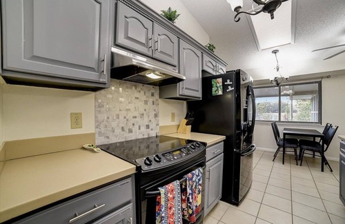 Universal City House | Cozy Couple's Olympia Spa & Resort