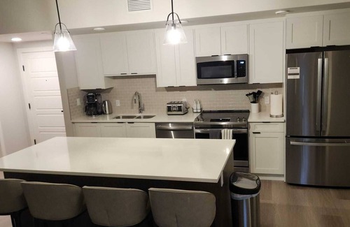 Copperstone Resort Apartment | Cozy Cove Retreat @ Sparrowhawk Lodge. Modern Mountain Comfort sleeps 9
