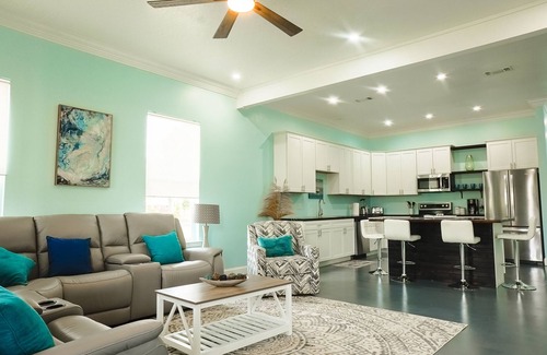 Gulfport House | Cozy Cowan Road Cottage- a feel of the Mississippi Gulf Coast.