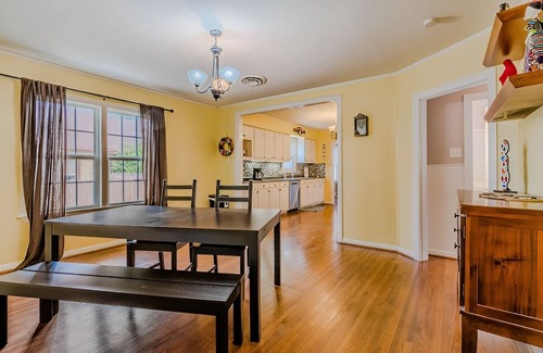 Oak Cliff House | Cozy Craftsman in the Center of Oak Cliff