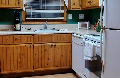 Maggie Valley Cottage | Cozy Creek Cottages