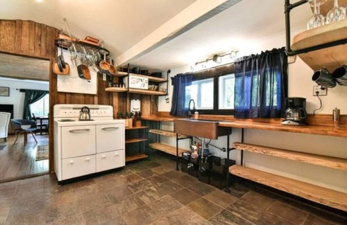 Asheville Cabin | Cozy Creekside Cabin w/sauna and hot tub!