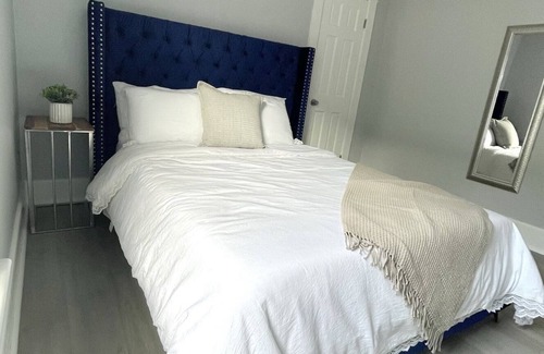 Utica Apartment | Cozy Cribs
