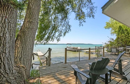 Lake Township House | Cozy Crystal Cottage