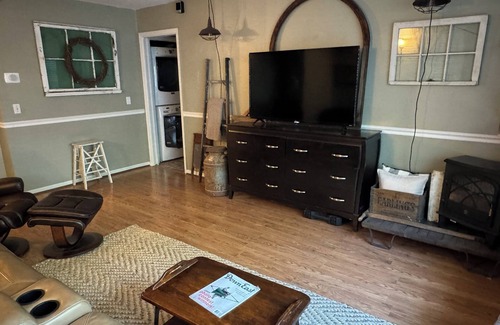 Crystal River House | Cozy Crystal River - Entire House - 90 day minimum