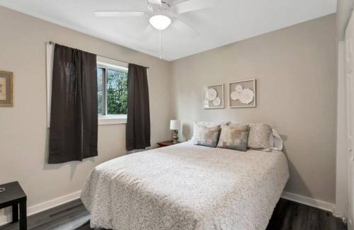 Collier Heights House | Cozy Cumberland ATL Home w Hot Tub