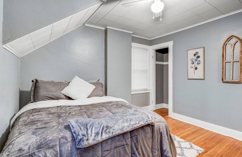 Southside House | Cozy Cuse home close to downtown and University