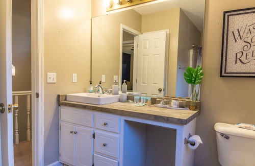 Enterprise House | Cozy/cute townhouse- fenced yard minutes from Ft. Novosel