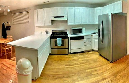 Wrightwood Neighbors Apartment | Cozy Depaul/Wrigley Garden Condo +FREE Parking!