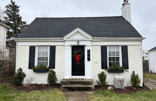 Fort Wayne House | Cozy Designer 3BR Home
