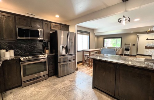 North Bend House | Cozy Dog Friendly Home w/Parking in the Back