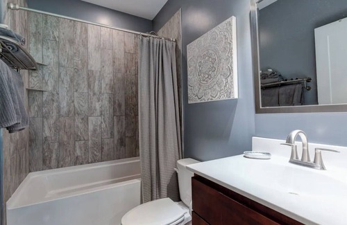 Asheville Apartment | Cozy Downstairs 2 Bedroom Suite in West Asheville