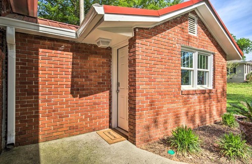 Aiken Apartment | Cozy Downtown Aiken Apartment Shop, Dine and Golf!