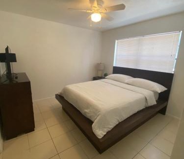 Sailboat Bend Apartment | Cozy Downtown Apartments on Water