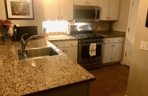 Chinatown Apartment | Cozy downtown apartment near the National Mall!