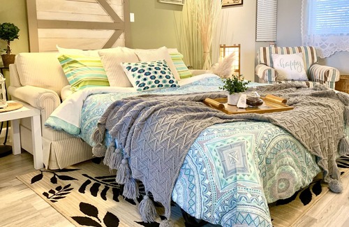 Sidney Apartment | Cozy Downtown Guest Suite with Patio, Free Parking, Pet-Friendly