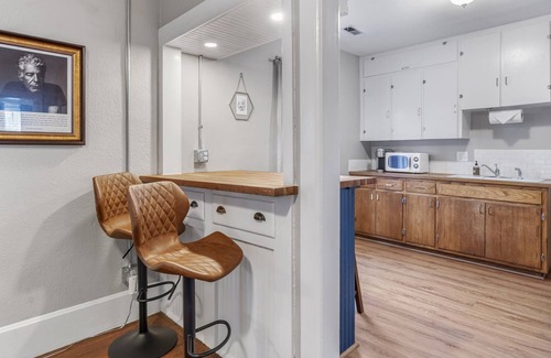 Loveland House | Cozy Downtown Hideout