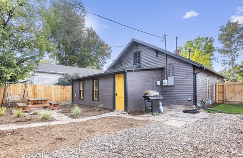 Loveland House | Cozy Downtown Hideout
