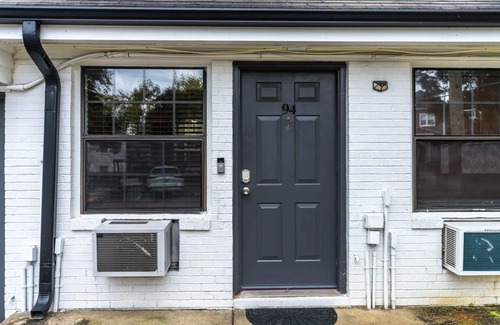 Southwest Raleigh Apartment | Cozy Downtown Raleigh Loft NCSU