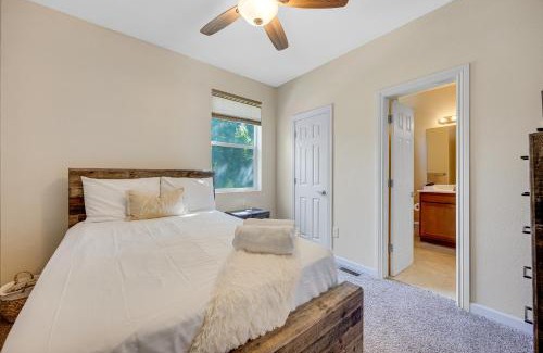 Central Colorado Springs Apartment | Cozy Downtown retreat