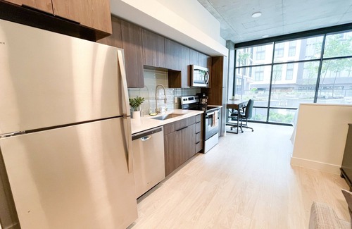 Rio Grande Apartment | Cozy Downtown Studio Apartment. Hot tub, pool, & fitness center!