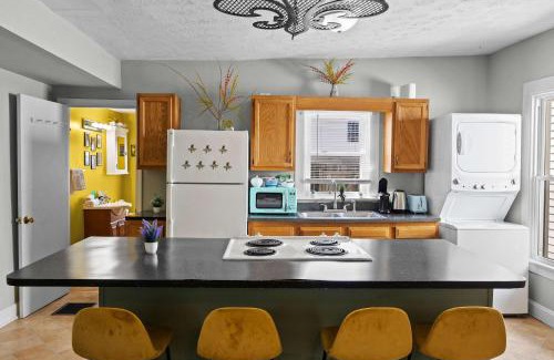 Saint Joseph House | Cozy Downtown Stay w Private Backyard & Parking