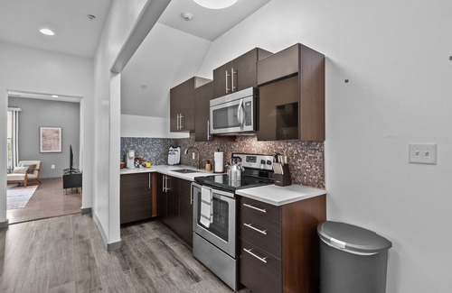 Washington Apartment | Cozy Downtown Washington Haven-Walk to Waterfront