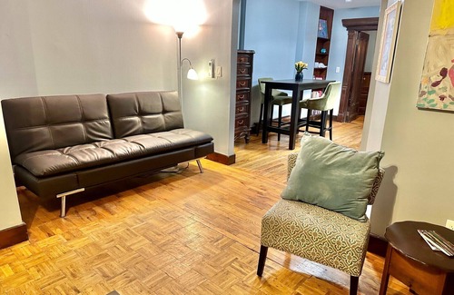East Harlem House | Cozy East Harlem 1 bed/1 bathroom with garden patio. Perfect for remote work.