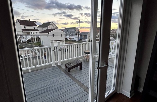 Momauguin Apartment | Cozy East Haven Apartment - Walk to Beach!