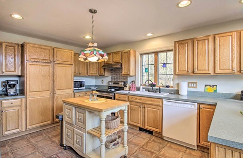 Easton House | Cozy Easton Getaway w/Hot Tub, Gas Grill!