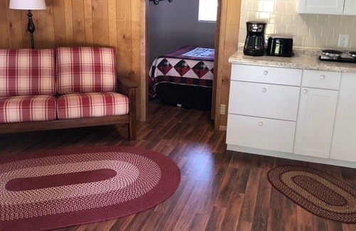 Marlinton Apartment | Cozy Efficiency Unit in Edray 5 Min to Marlinton and 20 Min to Snowshoe