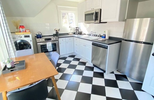 Cliff - Cannon Apartment | Cozy, elegant, and Victorian modern house nDowntown less than 5 minutes.