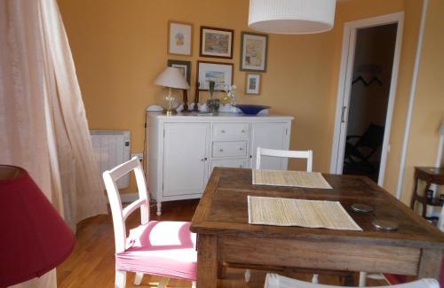 Raval Roig Apartment | Cozy-Elegant