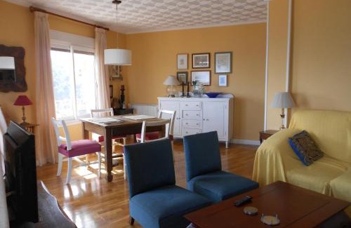 Raval Roig Apartment | Cozy-Elegant