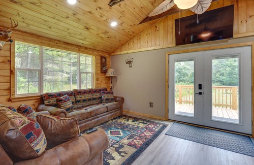 Ellicottville Cottage | Cozy Ellicottville Cabin w/Water Views - Near Ski