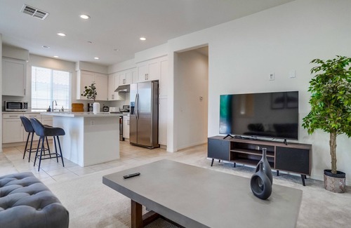 Arcadia House | Cozy Entire 2 Bedroom Townhouse