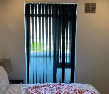 Barking Apartment | Cozy Entire Apartment with Free onsite Parking, 2-Min Walk to Barking Station