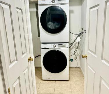 Newark Apartment | Cozy Evergreen Apartment by Newark Airport
