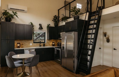 Farviews - Pattee Canyon House | Cozy, extremely CLEAN, Missoula Guesthouse Retreat!