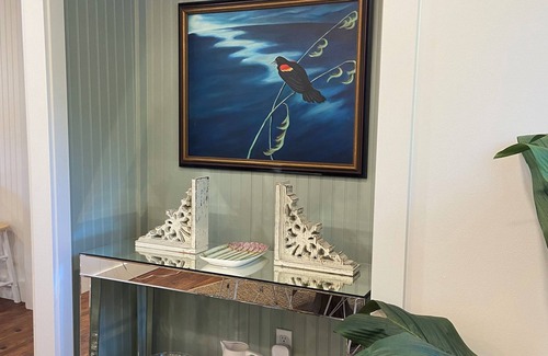 Fairhope Cottage | Cozy Fairhope Cottage – Walk to Fly Creek Marina and Sunset Point Restaurant!