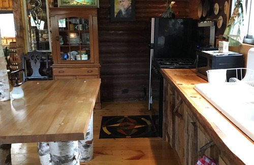 Mayfield Cabin | Cozy Family and Pet-Friendly Cabin Near Fife Lake, 5-minute drive. Camp fire