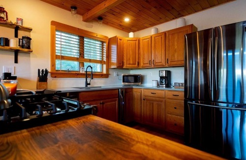 Cavendish Ski Chalet | Cozy Family Chalet with Mountain Views – 15 Mins to Okemo & Ludlow