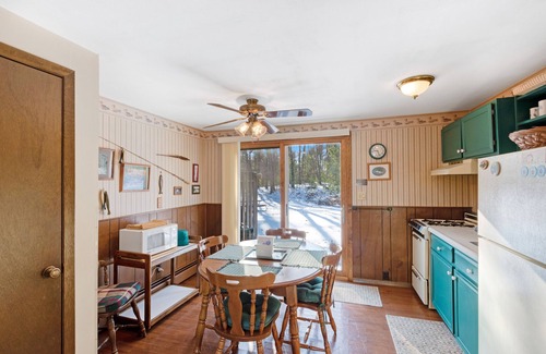 Eagle River Condo | Cozy, family-friendly, riverview condo w/a furnished patio & gas fireplace