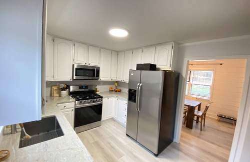 Fair Oaks House | Cozy Family-Friendly home w/spacious backyard & firepit