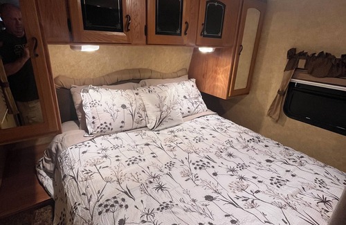 Camarillo House | Cozy Family Getaway on Wheels