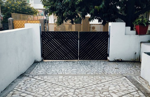 Udaipur Villa | Cozy Family Haven: Spacious & Peaceful